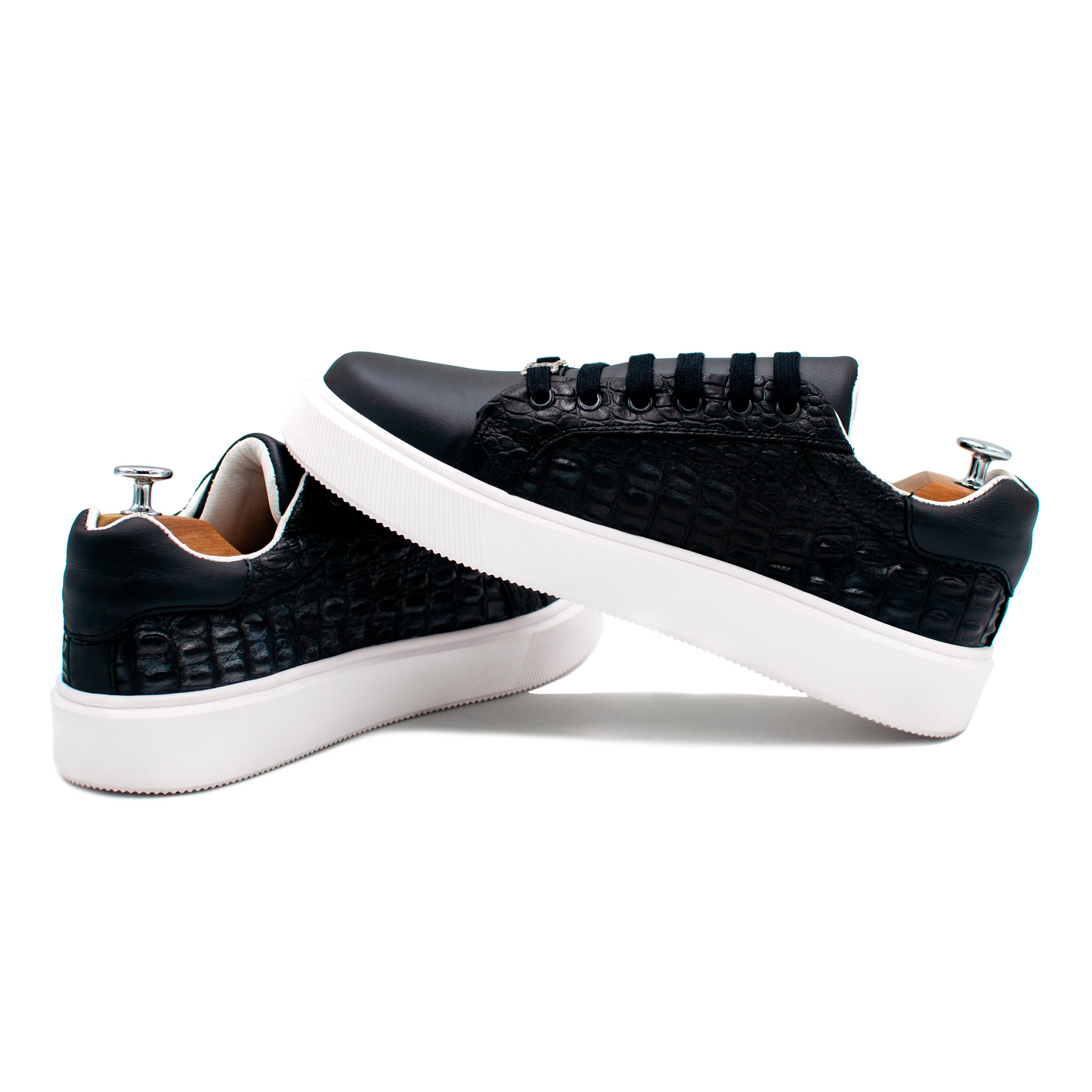 TENIS SNEAKERS 100% PIEL LISA NEGRA CON GRABADO DE LOMO DE COCODRILO EN - TCI912