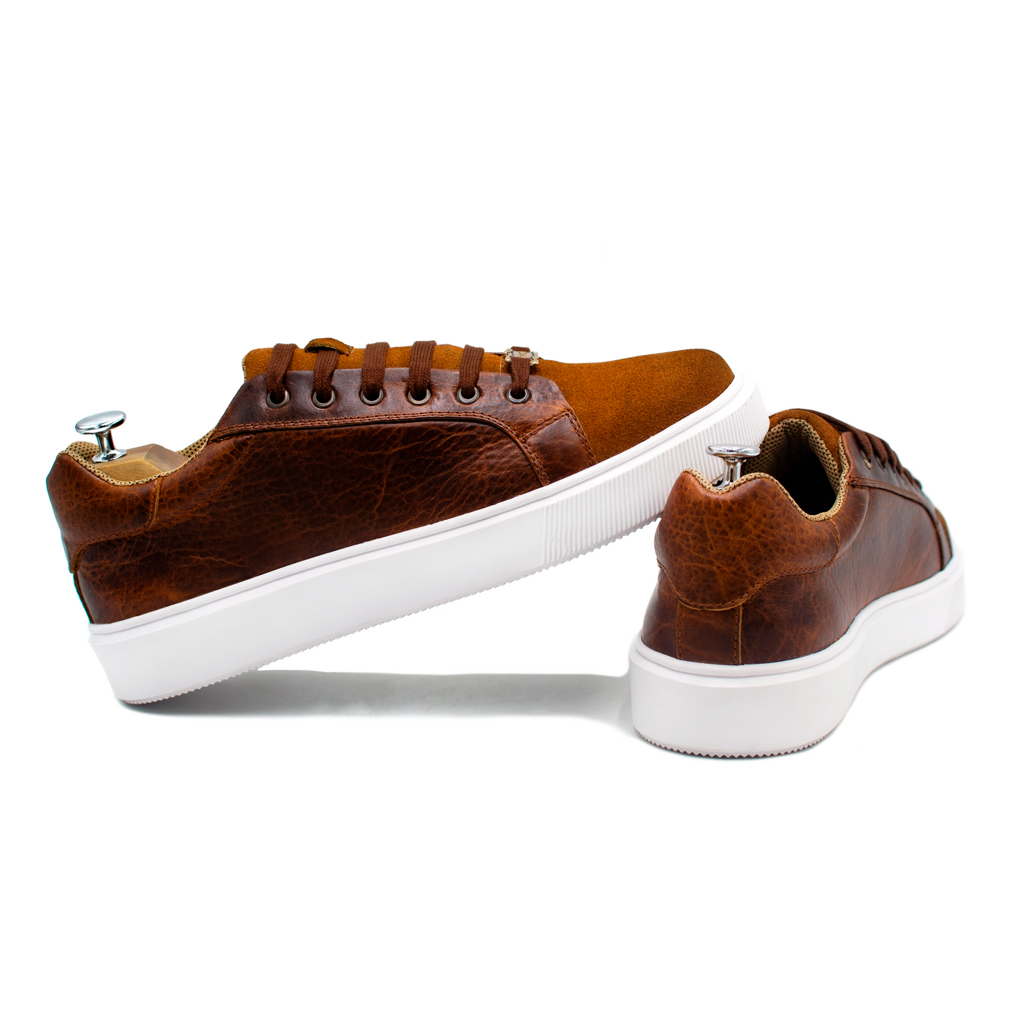 TENIS SNEAKER EN PIEL DE BISONTE CON GAMUZA CAMEL - GBC673P