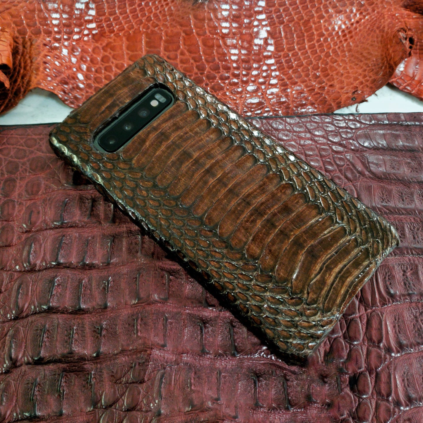 FUNDA / CASE / CARCASA PARA CELULAR EN PIEL / CUERO EXÓTIC DE COBRA -CBR093R