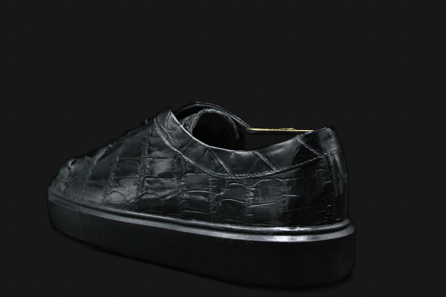 BLACK CROCODILE