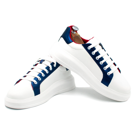 SNEAKER EN PIEL GENUINA DE CABRA BLANCA CON AZUL - OPW093K