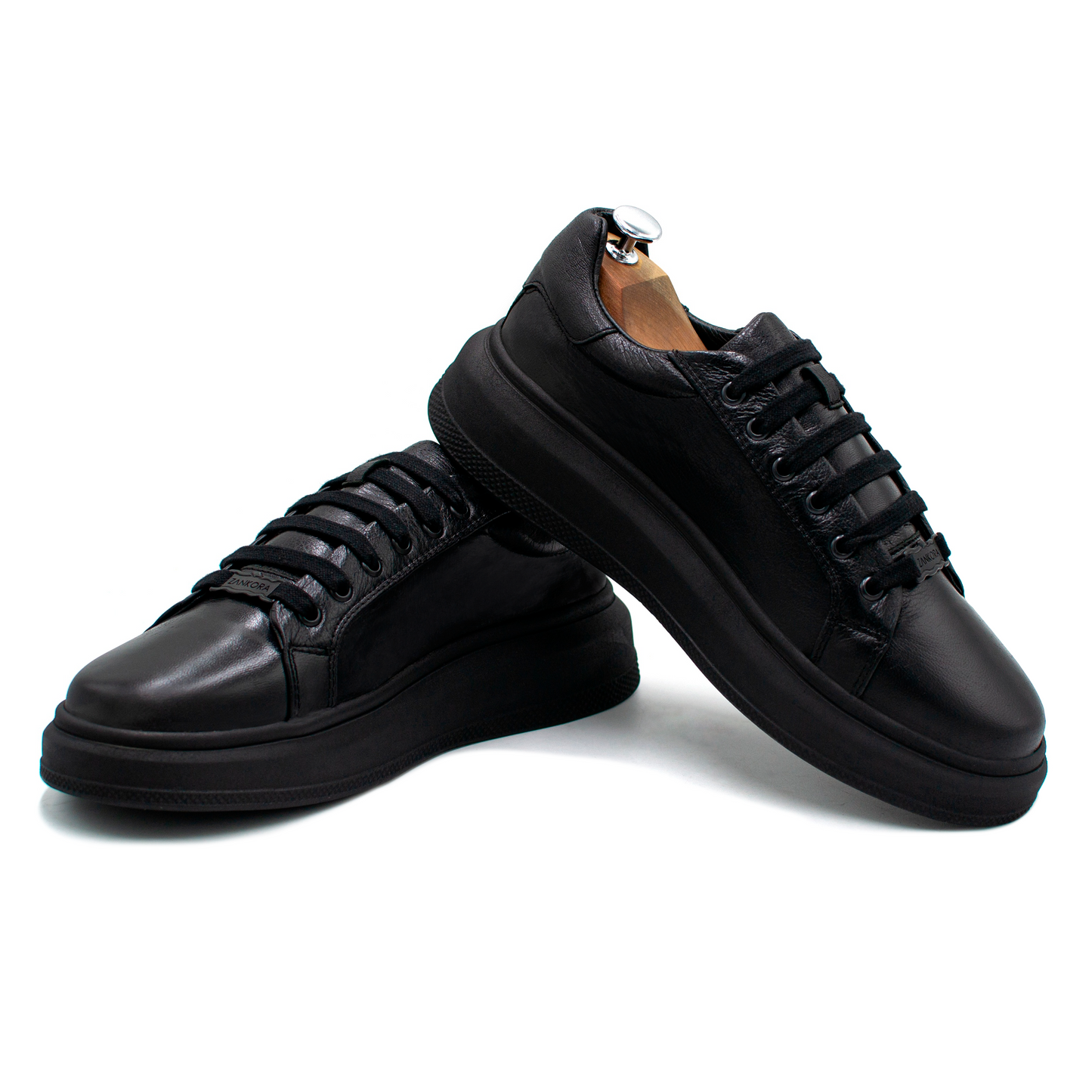 SNEAKER LISO EN PIEL GENUINA DE BECERRO ITALIANO NEGRO - JOW902