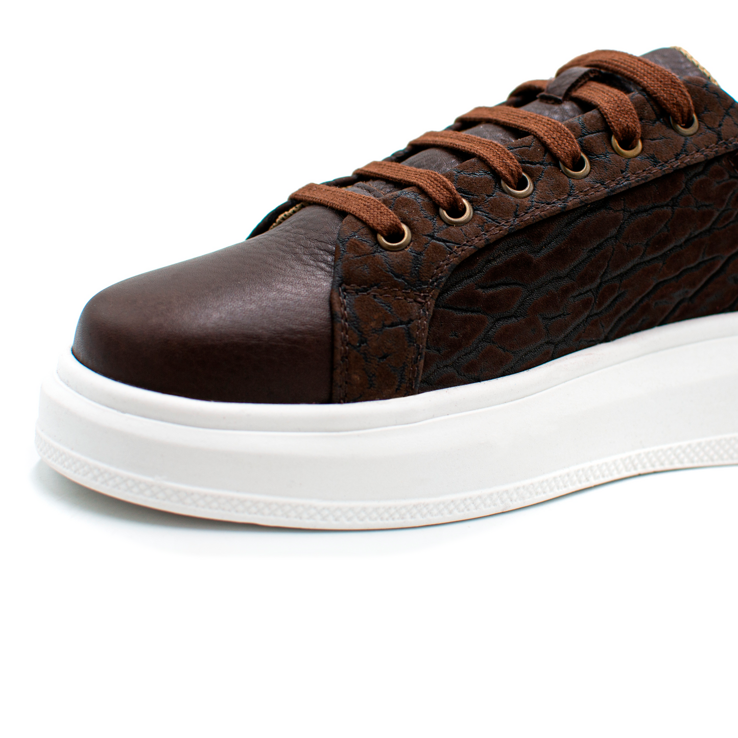 TENIS SNEAKER EN PIEL DE CUELLO DE TORO COLOR CAFE CON PIEL DE VENADO - WOQ091I