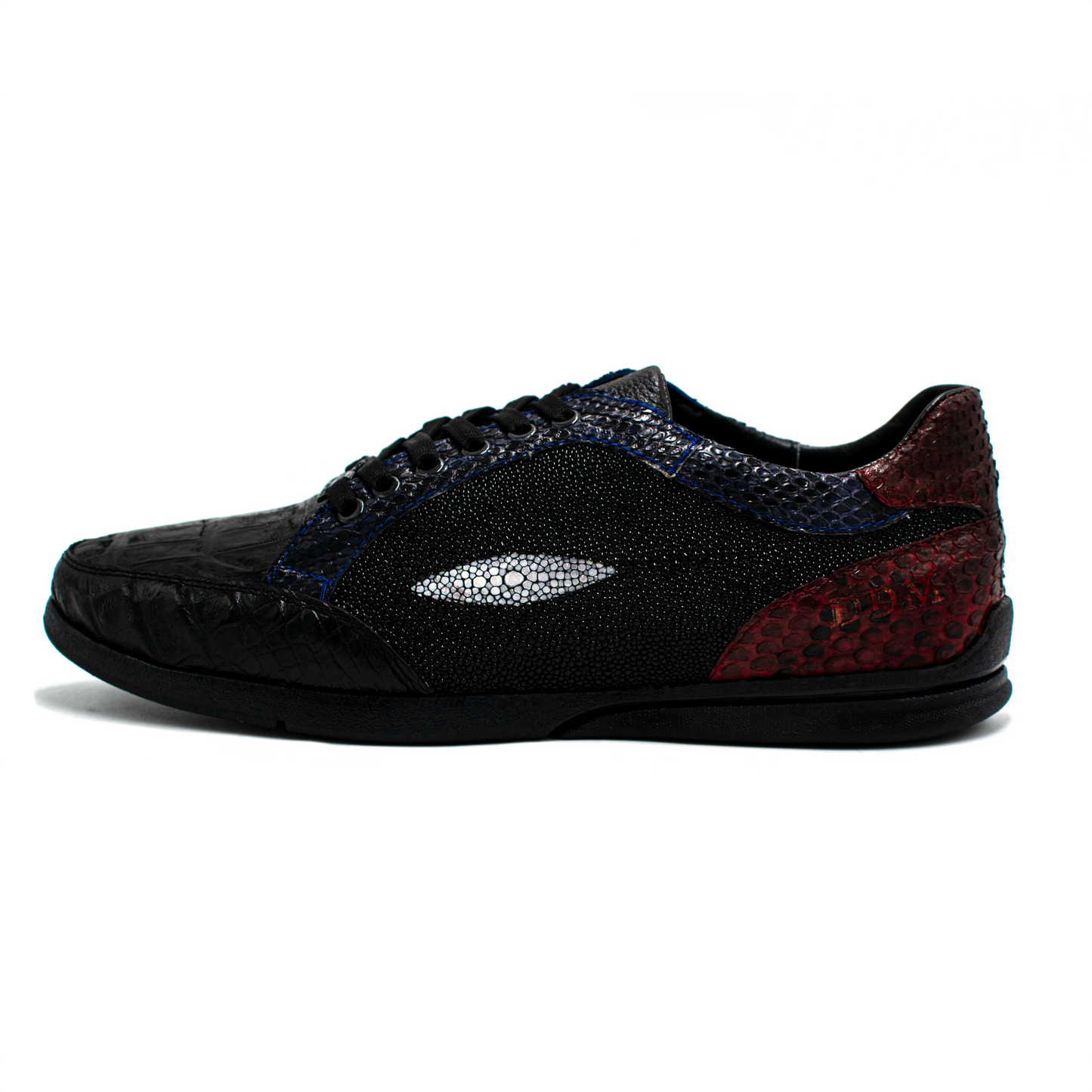 TENIS SNEAKERS NEGRO DE MANTARRAYA CON PITÓN Y COCODRILO - KJI834U