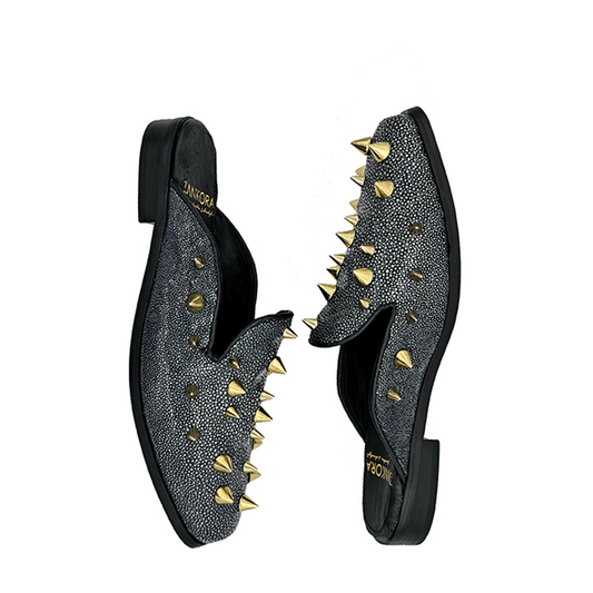 CALZADO TIPO MULE EN PIEL GENUINA DE MANTARRAYA PULIDA CON SPIKES - MLR014A