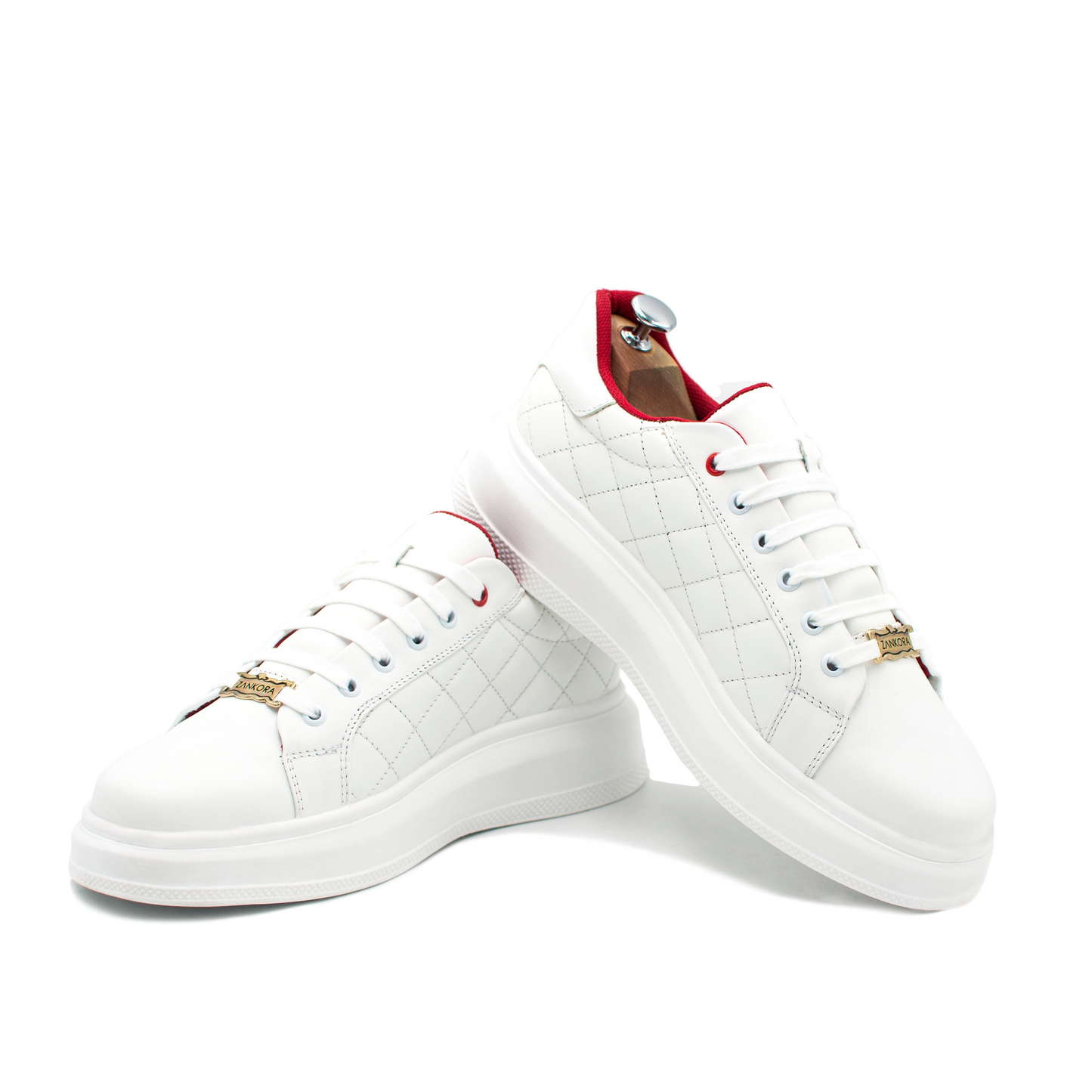 TENIS SNEAKERS CAPITONADO BLANCO/ NEGRO EN PIEL GENUINA DE BECERRO - KOW902O