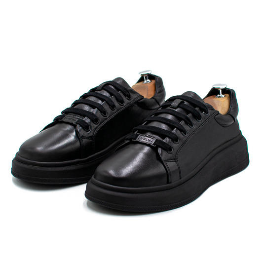 SNEAKER LISO EN PIEL GENUINA DE BECERRO ITALIANO NEGRO - JOW902