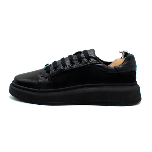 SNEAKER LISO EN PIEL GENUINA DE BECERRO ITALIANO NEGRO - JOW902