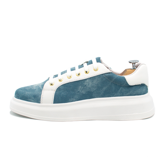 TENIS SNEAKERS EN PIEL GENUINA DE BECERRO CON SINTÉTICO ACABADO DE MEZCLILLA - UIE930O