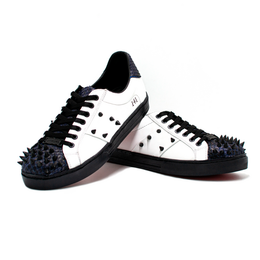 TENIS SNEAKERS EN PIEL DE BECERRO ACABADO NAPA CON PITÓN Y ESTOPEROLES EN LATERALES - REI920O