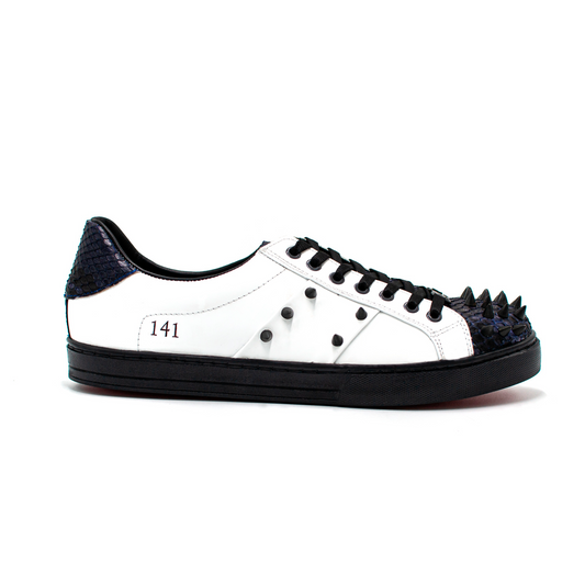 TENIS SNEAKERS EN PIEL DE BECERRO ACABADO NAPA CON PITÓN Y ESTOPEROLES EN LATERALES - REI920O